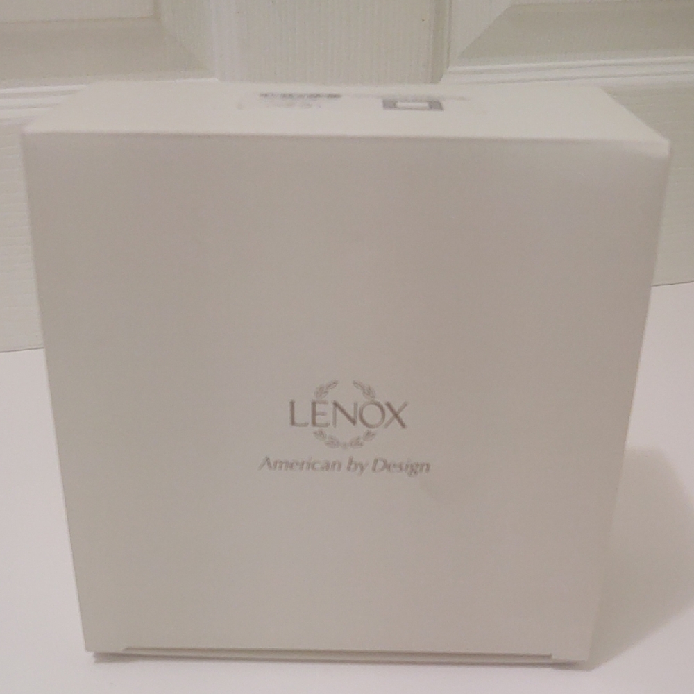 4 3/4" Lenox Carved Scroll Square Frame - Picture 7 of 9